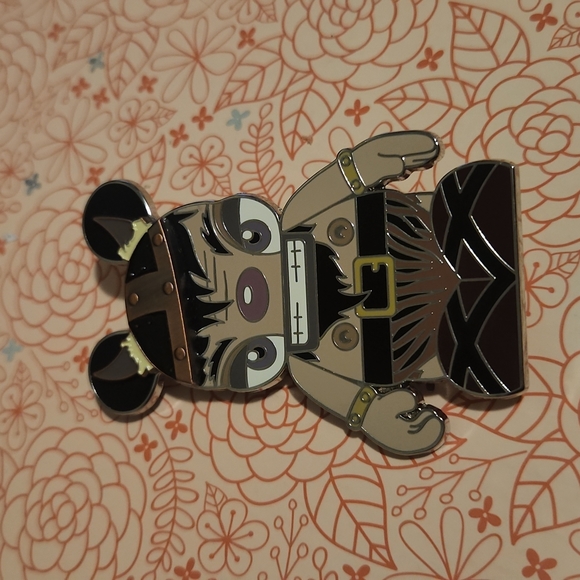 Vinylmation Jumbo Pin - Viking - Picture 1 of 3